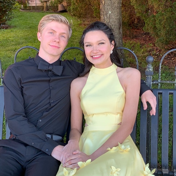 Yellow Size 2 Sherri Hill Prom/Hoco dress - Picture 5 of 7